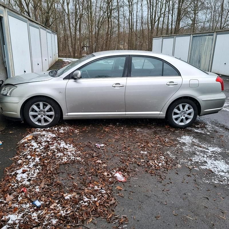 Beige Gebraucht 2003 Toyota Avensis Limousine | 2.800 € (Superpreis) - Bild 1/4
