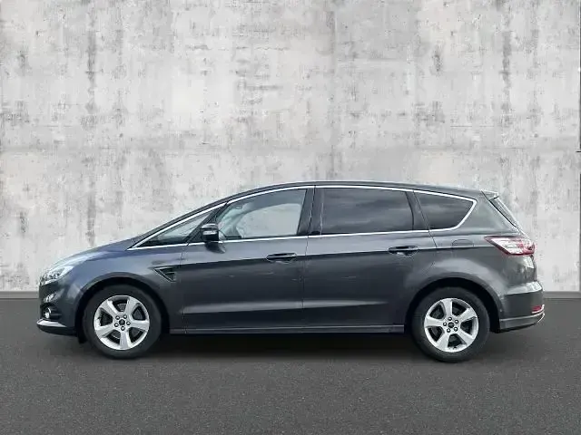 Gebraucht Ford S-MAX Titanium 179 PS (131 kW) 2017 Grau Van / Kleinbus