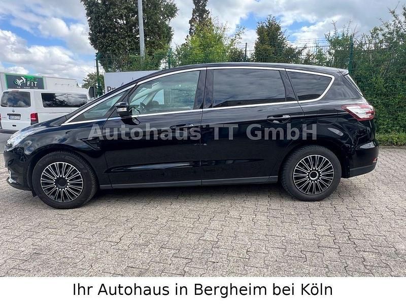 Gebraucht Ford S-MAX Titanium 241 PS (177 kW) 2018 Schwarz Van / Kleinbus