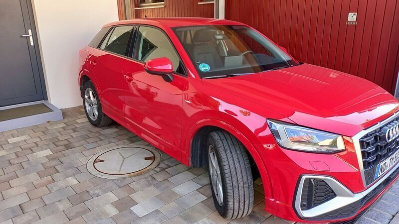 Rot Gebraucht 2021 Audi Q2 S-Line SUV | 28.950 € (Etwas zu teuer) - Bild 1/4