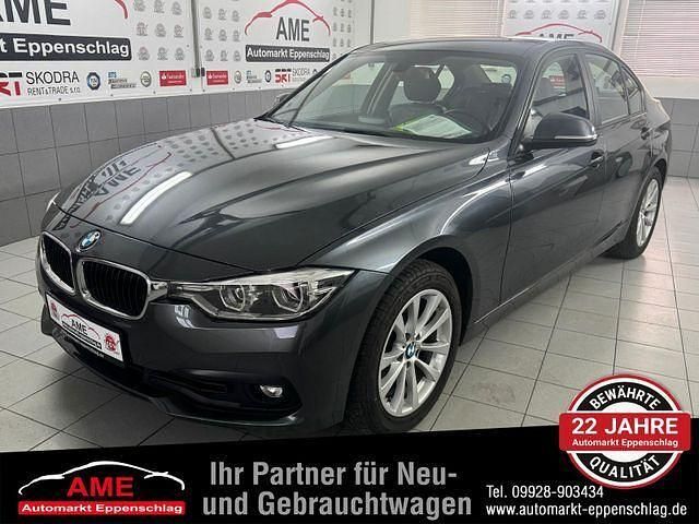 Grau Gebraucht 2018 BMW 330 Advantage Limousine | 24.990 € (Fairer Preis) - Bild 1/4