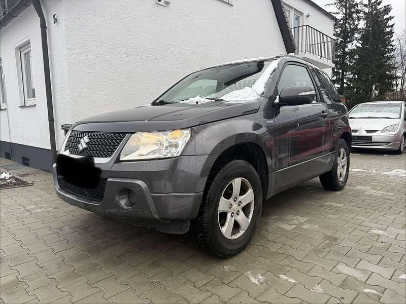 Gebraucht Suzuki Grand Vitara 129 PS (94 kW) 2011 Grau SUV
