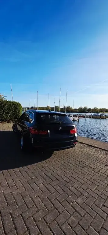 Gebraucht BMW 320 184 PS (135 kW) 2012 Blau Kombi