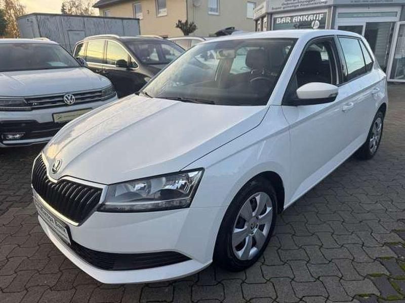 Weiß Gebraucht 2021 Skoda Fabia Cool Plus Kleinwagen | 10.999 € (Fairer Preis) - Bild 1/4