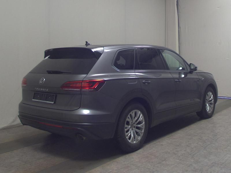 Gebraucht VW Touareg 231 PS (169 kW) 2022 Grau SUV