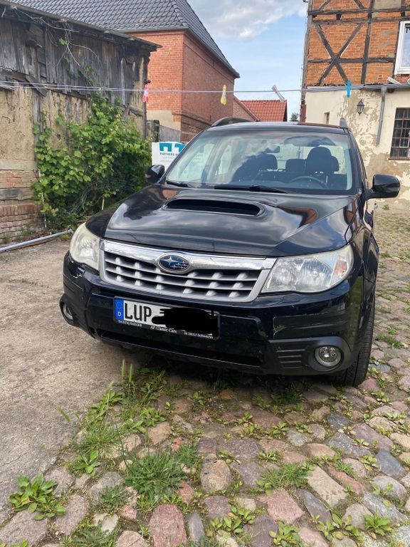 Schwarz Gebraucht 2011 Subaru Forester SUV | 2.200 € (Guter Preis) - Bild 1/4