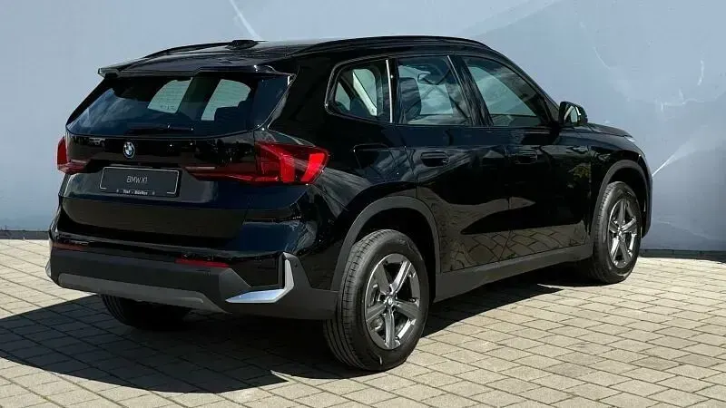 Neu BMW X1 136 PS (100 kW) 2026 Schwarz SUV
