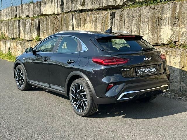 Neu Kia XCeed 150 PS (110 kW) 2025 Zilinaschwarz met. SUV