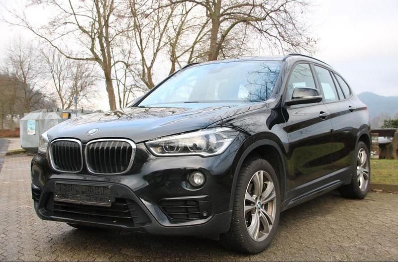 Schwarz Gebraucht 2018 BMW X1 SUV | 21.500 € (Fairer Preis) - Bild 1/4