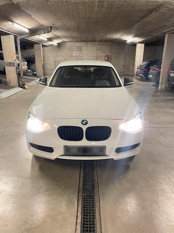 Gebraucht BMW 114 102 PS (75 kW) 2012 Weiß Kleinwagen