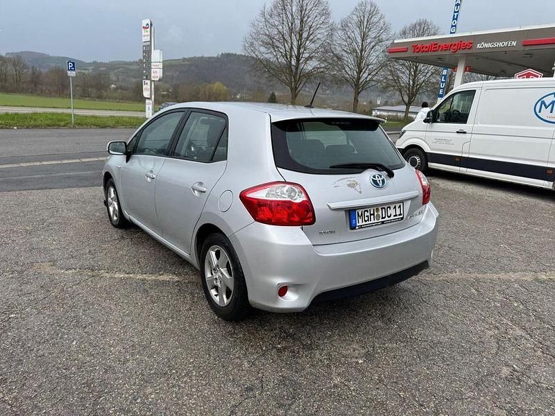 Gebraucht Toyota Auris Executive 136 PS (100 kW) 2012 Silber Limousine