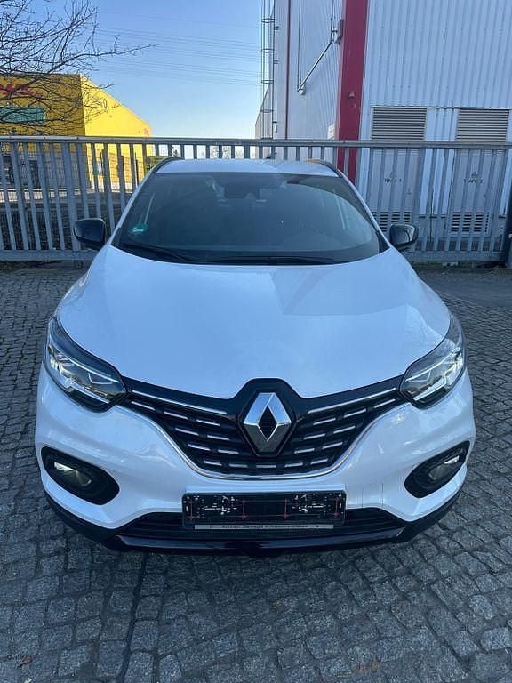 Gebraucht Renault Kadjar Black Edition 158 PS (116 kW) 2021 Weiß SUV