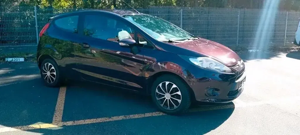 Gebraucht Ford Fiesta 82 PS (60 kW) 2009 Rot Limousine