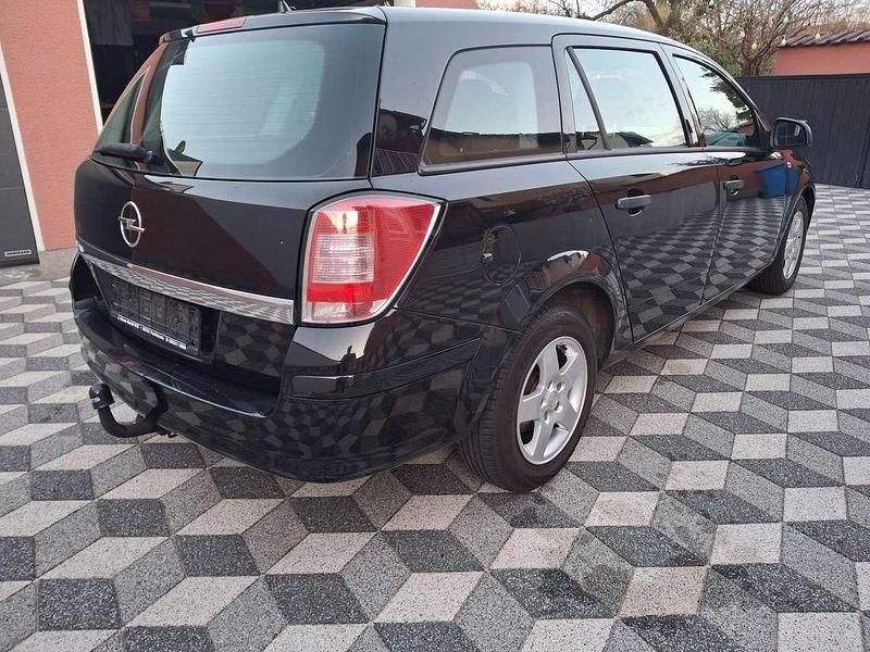 Gebraucht Opel Astra Selection 116 PS (85 kW) 2010 Saphirschwarz mineraleffekt Kombi