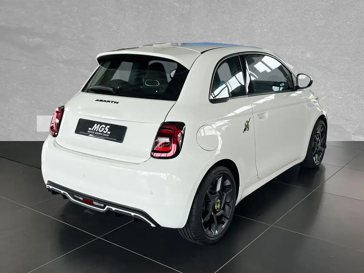 Neu Abarth 500e 114 kW (155 PS) 2026 Antidote white Kleinwagen