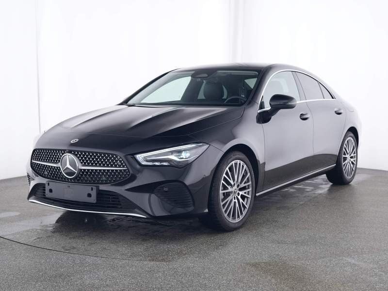 Schwarz Gebraucht 2023 Mercedes CLA180 Limousine | 33.440 € (Etwas zu teuer) - Bild 1/4