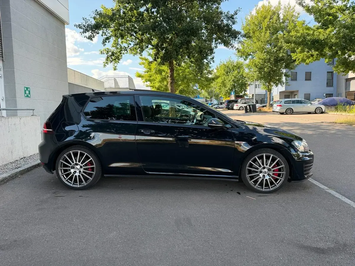 Gebraucht VW Golf VII GTI 230 PS (169 kW) 2013 Schwarz Limousine