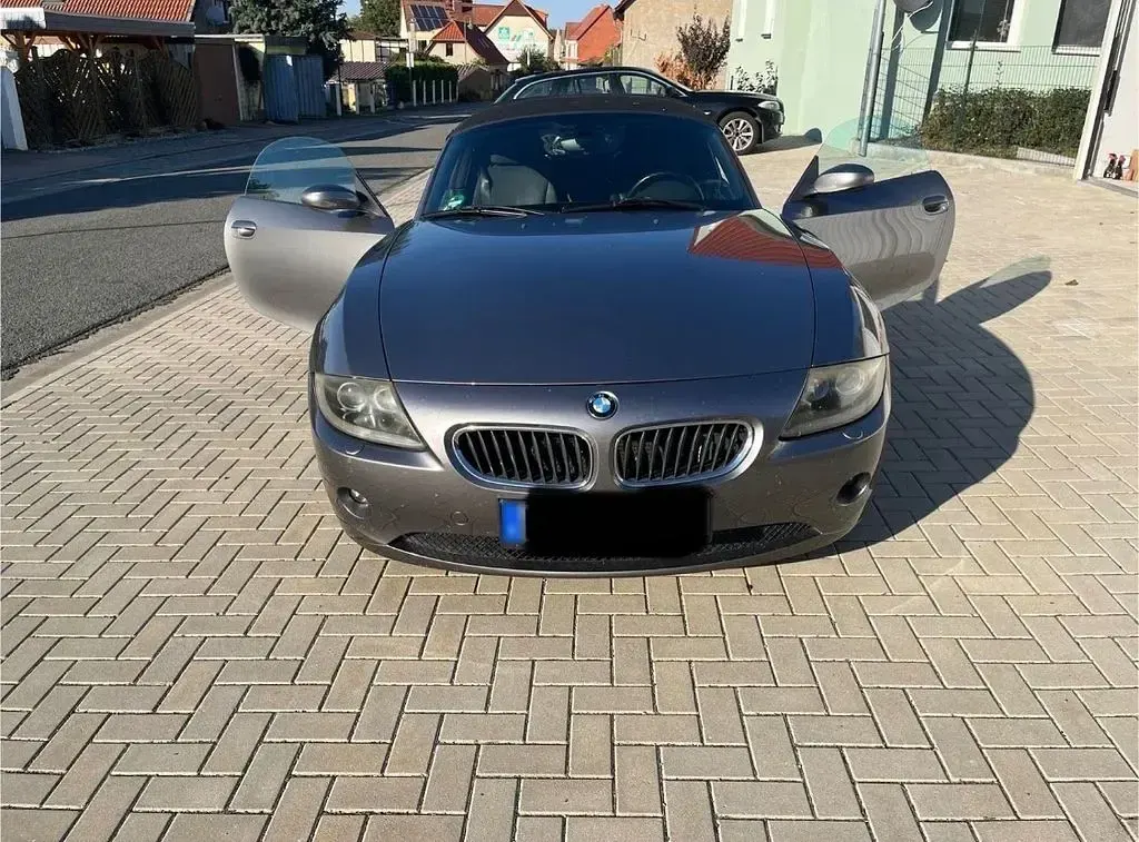 Gebraucht BMW Z4 Sport Line 170 PS (125 kW) 2006 Grau Cabrio