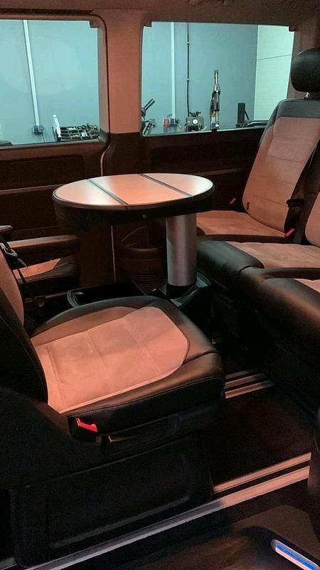 Gebraucht VW Multivan Generation Six 204 PS (150 kW) 2016 Rot Van