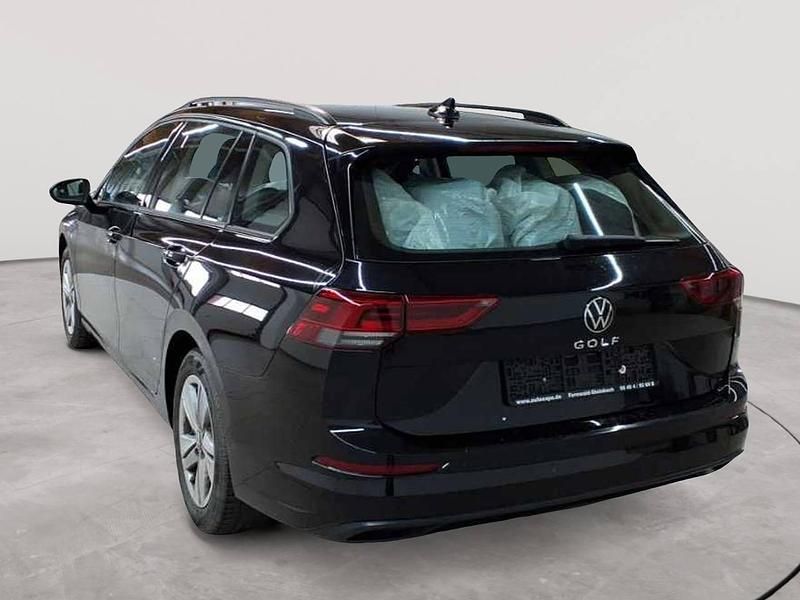 Gebraucht VW Golf VIII Life 115 PS (84 kW) 2022 Deep black perleffekt Kombi