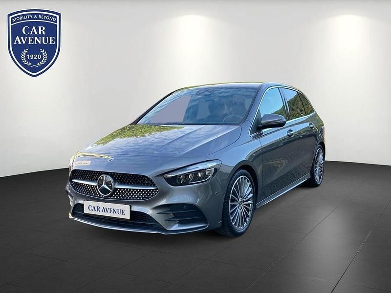 Grau Gebraucht 2023 Mercedes B180 AMG line Van / Kleinbus | 27.500 € (Superpreis) - Bild 1/4