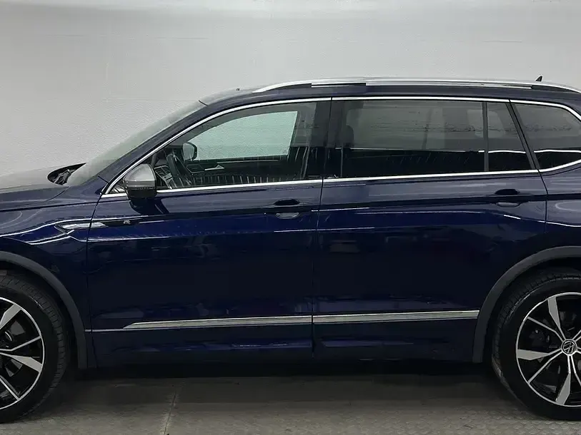 Gebraucht VW Tiguan Allspace R-line 245 PS (180 kW) 2023 Atlantic blue SUV