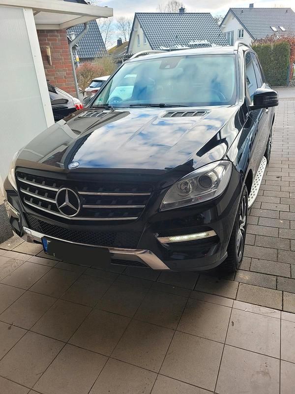 Gebraucht Mercedes ML350 258 PS (189 kW) 2013 Schwarz SUV