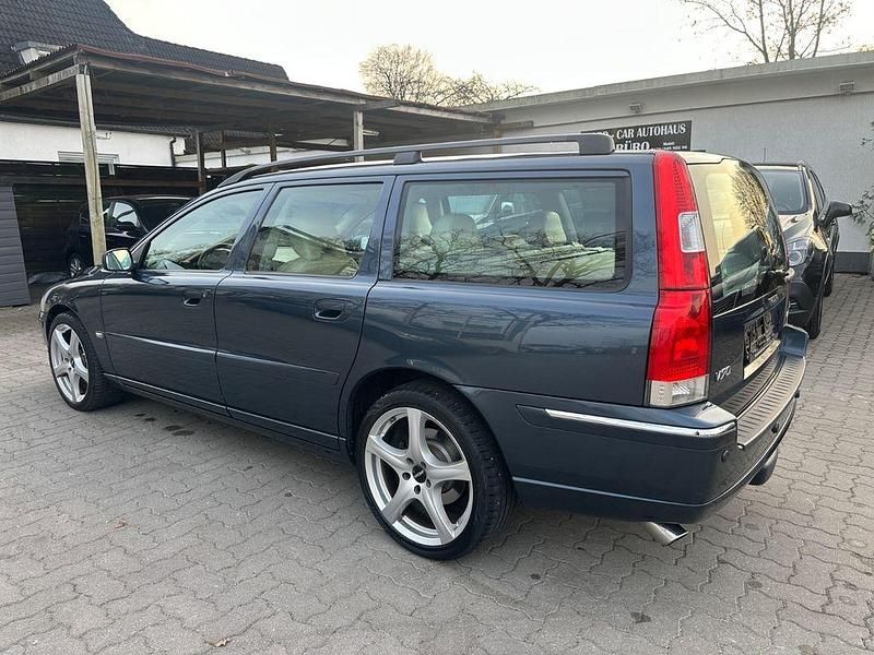 Gebraucht Volvo V70 Summum 185 PS (136 kW) 2006 Grau Kombi