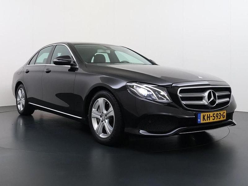 Gebraucht Mercedes E350 Ambition 258 PS (189 kW) 2016 Schwarz Limousine