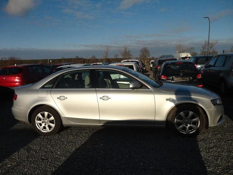 Gebraucht Audi A4 Ambiente 120 PS (88 kW) 2008 Silber Limousine