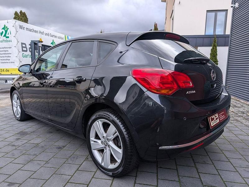 Gebraucht Opel Astra Style 140 PS (102 kW) 2015 Schwarz Limousine