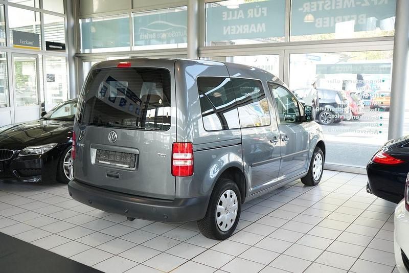Usata VW Caddy 105 CV (77 kW) 2012 Grigio Monovolume
