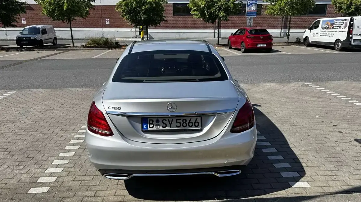 Gebraucht Mercedes C180 156 PS (114 kW) 2015 Grau Limousine