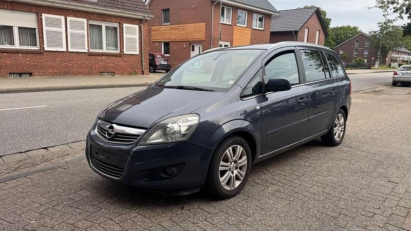 Grau Gebraucht 2010 Opel Zafira Edition Van / Kleinbus | 2.450 € (Fairer Preis) - Bild 1/4