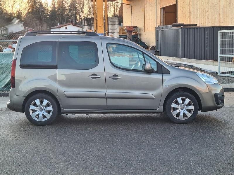 Gebraucht Citroën Berlingo Shine 110 PS (80 kW) 2017 Gold Van / Kleinbus
