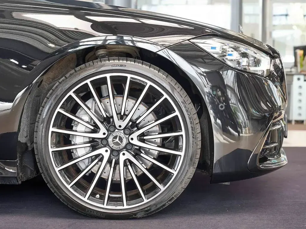 Gebraucht Mercedes S450 AMG line 367 PS (269 kW) 2025 Obsidianschwarz Limousine