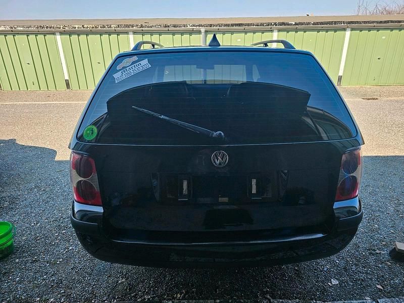 Gebraucht VW Passat 131 PS (96 kW) 2002 Schwarz Kombi