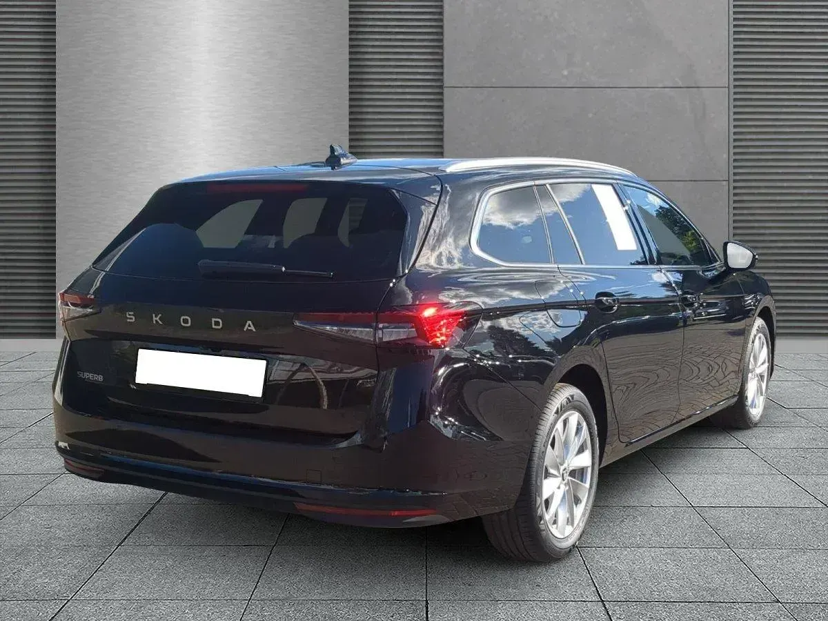 Gebraucht Skoda Superb Selection 150 PS (110 kW) 2025 Onyxschwarz metallic Kombi