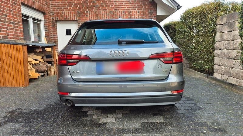 Gebraucht Audi A4 150 PS (110 kW) 2018 Grau Kombi
