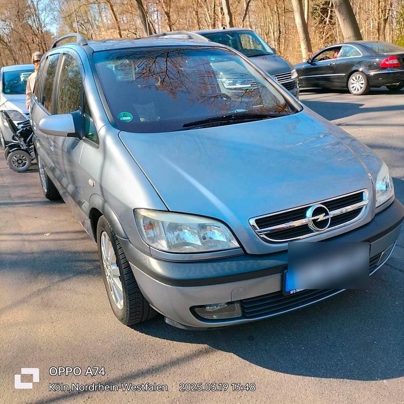 Grau Gebraucht 2003 Opel Zafira Van / Kleinbus | 1.000 € (Guter Preis) - Bild 1/4