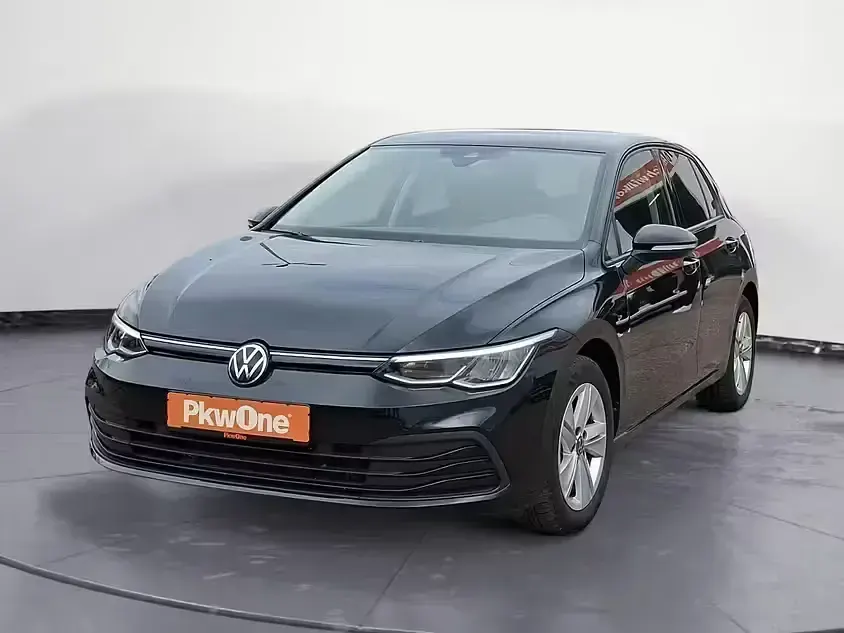 Gebraucht VW Golf VIII Life 131 PS (96 kW) 2022 Limousine