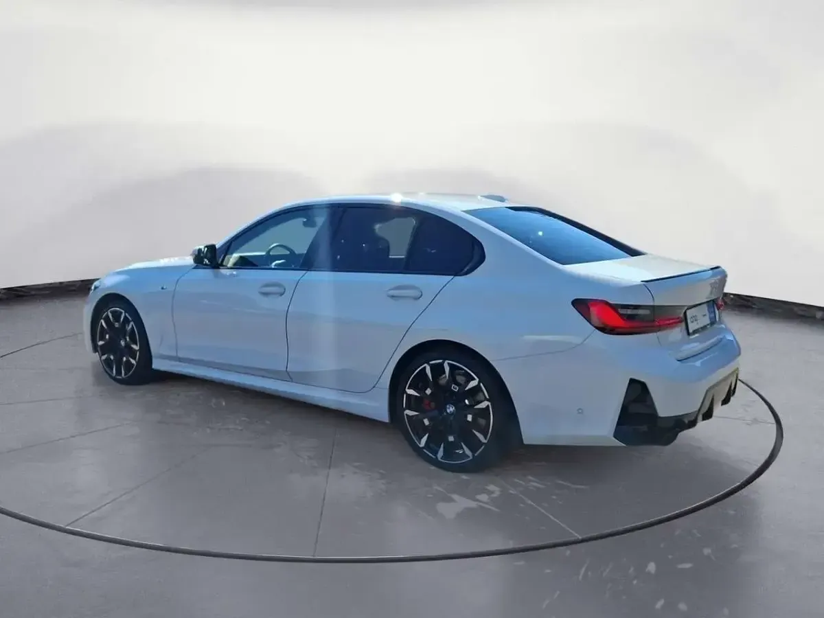 Gebraucht BMW 320 M Sport 184 PS (135 kW) 2025 Weiß Limousine
