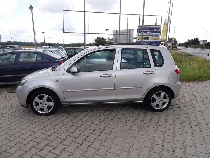 Gebraucht Mazda 2 Active 80 PS (58 kW) 2004 Moondust silver Van / Kleinbus