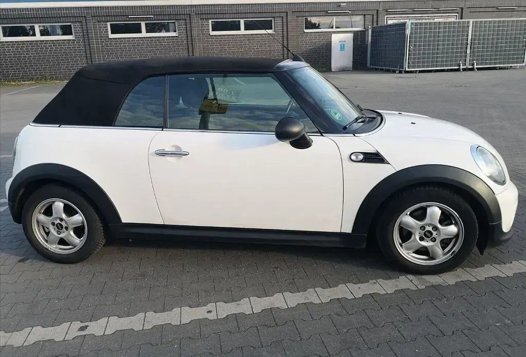 Gebraucht Mini One Cabriolet 98 PS (72 kW) 2011 Weiß Cabrio