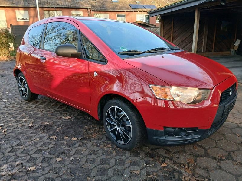 Rot Gebraucht 2011 Mitsubishi Colt Kleinwagen | 2.900 € (Fairer Preis) - Bild 1/4
