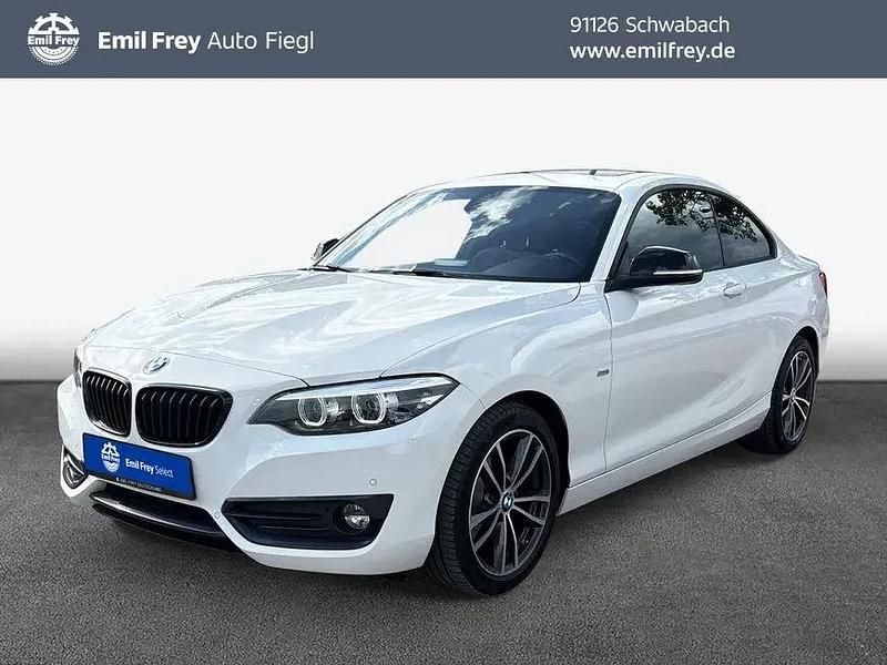 Alpinweiss iii Gebraucht 2018 BMW 218 Sport Line Coupé | 21.490 € (Teuer) - Bild 1/4