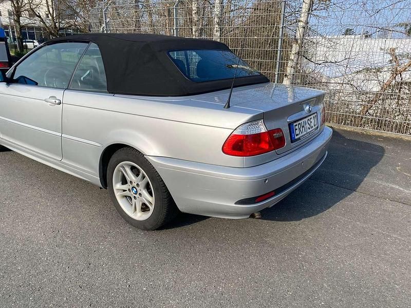 Gebraucht BMW 320 Cabriolet 150 PS (110 kW) 2005 Silber Cabrio