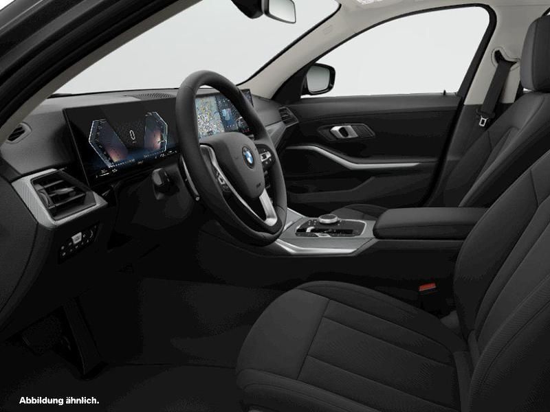 Gebraucht 2024 BMW 318 Comfort Edition Kombi | 35.882 € (Fairer Preis) - Bild 1/1