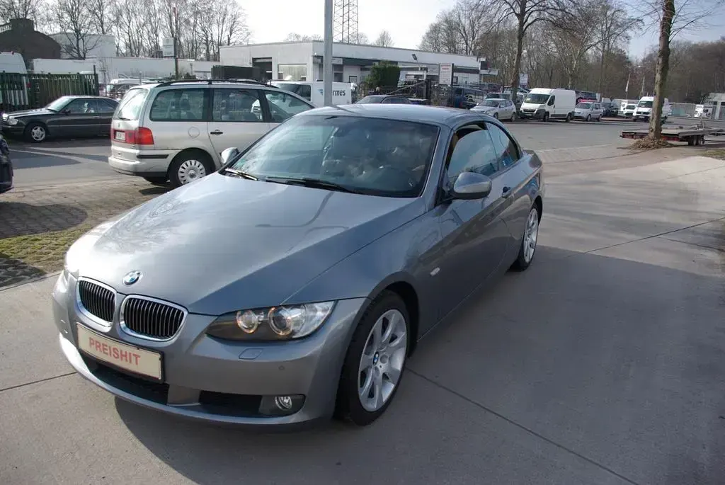 Gebraucht BMW 330 Cabriolet Comfort Edition 272 PS (200 kW) 2009 Spacegrau Cabrio