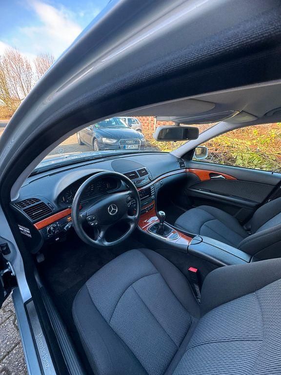 Gebraucht Mercedes E200 184 PS (135 kW) 2007 Silber Kombi
